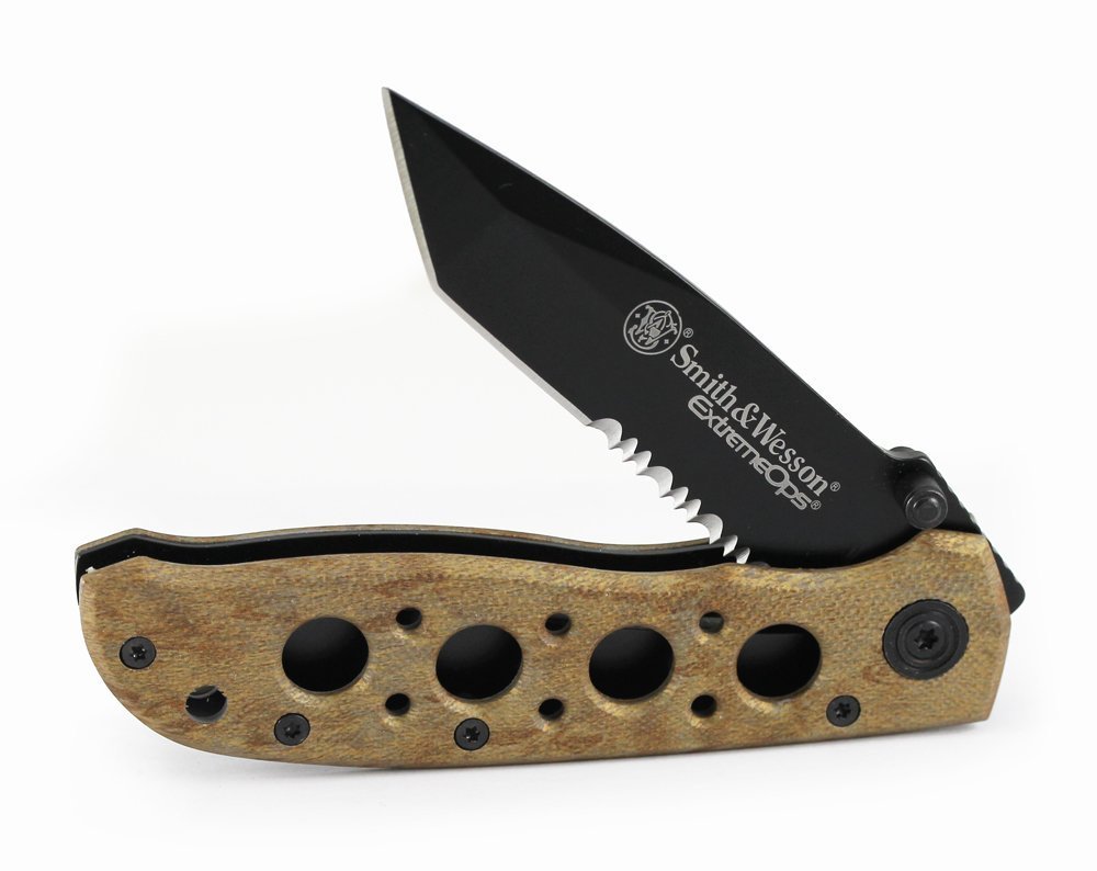 Smith & Wesson Extreme Ops Serrated 3" Black Knife, Desert Camo Handle #CK5TBSD