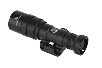 SureFire Compact LED Scout Light, TIR Lens, Tumbscrew Mount #M300C-Z68-BK